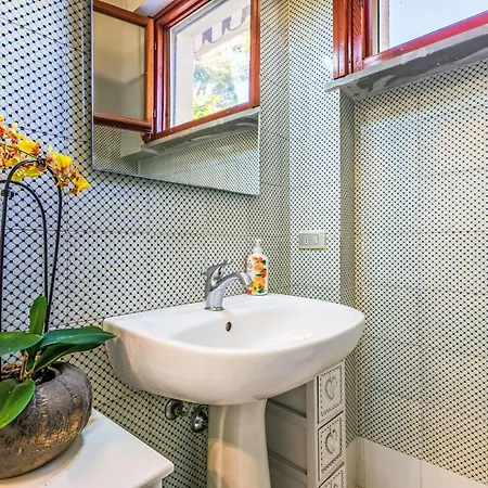 La Conchiglia By Interhome